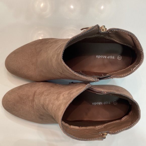 Ankle Boots - Picture 2 of 4